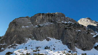Routeninfos und Topos zum Klettergebiet «Latschau – Lindauer Hütte» findest du im Kletterführer «Schweiz plaisir OST» von edition filidor.