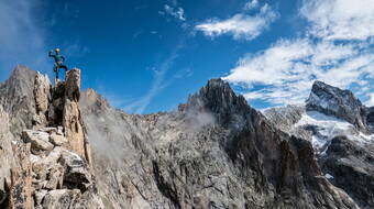 Routeninfos und Topos zum Klettergebiet «Aiguille Dibona» findest du im Kletterführer «Schweiz Plaisir SUD 2020» von edition filidor.