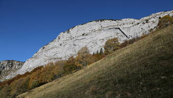 Routeninfos und Topos zum Klettergebiet «Le Sapey» findest du im Kletterführer «Schweiz Plaisir West Band 2» von edition filidor.