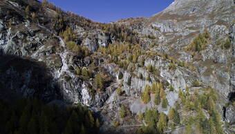 Routeninfos und Topos zum Klettergebiet «Van d'en Haut» findest du im Kletterführer «Schweiz extrem West Band 1» von edition filidor.