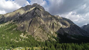 Routeninfos und Topos zum Klettergebiet «Ailefroide» findest du im Kletterführer «Schweiz Plaisir SUD 2020» von edition filidor.
