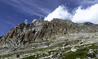 Routeninfos und Topos zum Klettergebiet «Dri Horlini» findest du im Kletterführer «Schweiz Plaisir West Band 2» von edition filidor.