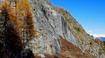 Routeninfos und Topos zum Klettergebiet «Miollet» findest du im Kletterführer «Schweiz Plaisir SUD 2020» von edition filidor.
