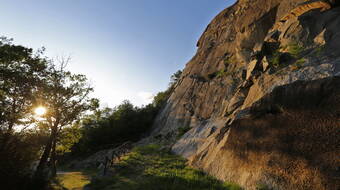 Routeninfos und Topos zum Klettergebiet «Cava di Borgone» findest du im Kletterführer «Schweiz Plaisir SUD 2020» von edition filidor.