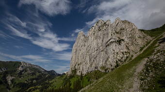 Routeninfos und Topos zum Klettergebiet «Bockmattli» findest du im Kletterführer «Schweiz extrem OST» von edition filidor.