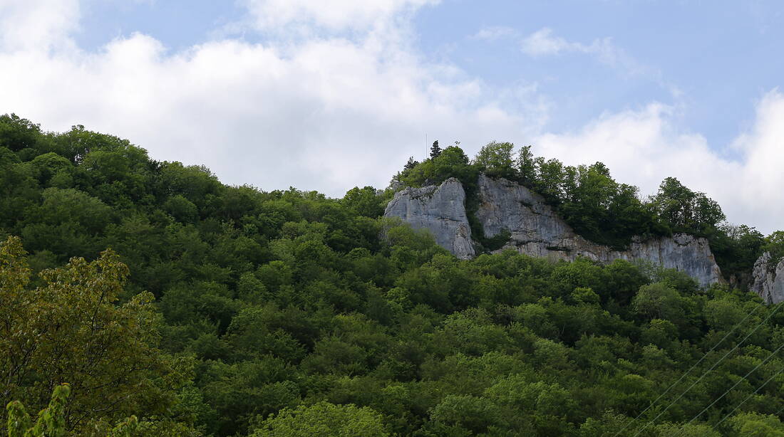 Routeninfos und Topos zum Klettergebiet «Leenflue» findest du im Kletterführer «Schweiz plaisir JURA 2017» von edition filidor.