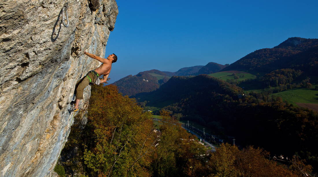 Routeninfos und Topos zum Klettergebiet «Soyhières» findest du im Kletterführer «Schweiz plaisir JURA 2017» von edition filidor.