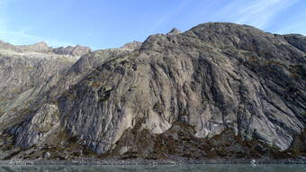 Routeninfos und Topos zum Klettergebiet «Eldorado» findest du im Kletterführer «Schweiz Plaisir West Band 1» von edition filidor.