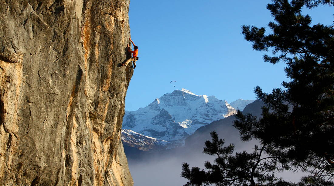 Routeninfos und Topos zum Klettergebiet «Harder» findest du im Kletterführer «Schweiz extrem West Band 1» von edition filidor.