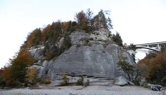 Routeninfos und Topos zum Klettergebiet «Büffelfels» findest du im Kletterführer «Schweiz Plaisir West Band 1» von edition filidor.