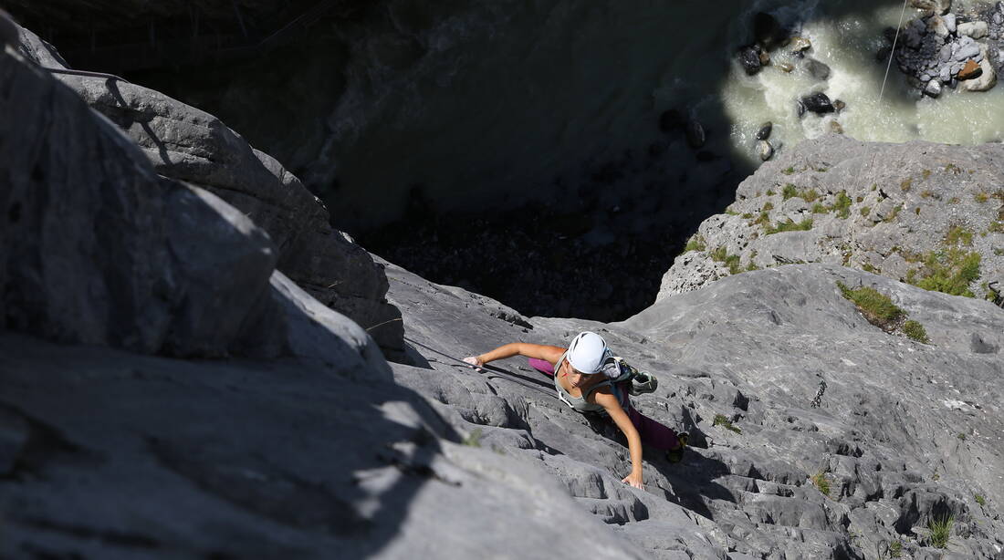 Routeninfos und Topos zum Klettergebiet «Gletscherschlucht» findest du im Kletterführer «Schweiz Plaisir West Band 1» von edition filidor.