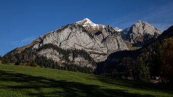 Routeninfos und Topos zum Klettergebiet «Moor» findest du im Kletterführer «Schweiz extrem OST» von edition filidor.