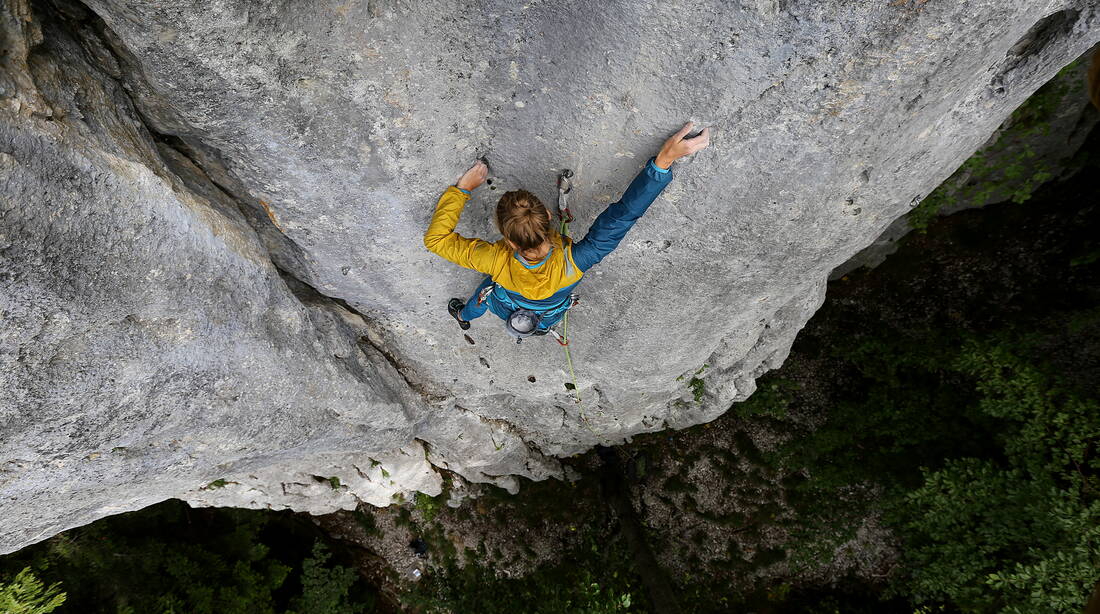 Routeninfos und Topos zum Klettergebiet «Champoz» findest du im Kletterführer «Schweiz plaisir JURA» von edition filidor.