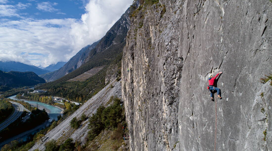 Routeninfos und Topos zum Klettergebiet «Starkenbach» findest du im Kletterführer «Schweiz plaisir OST» von edition filidor.