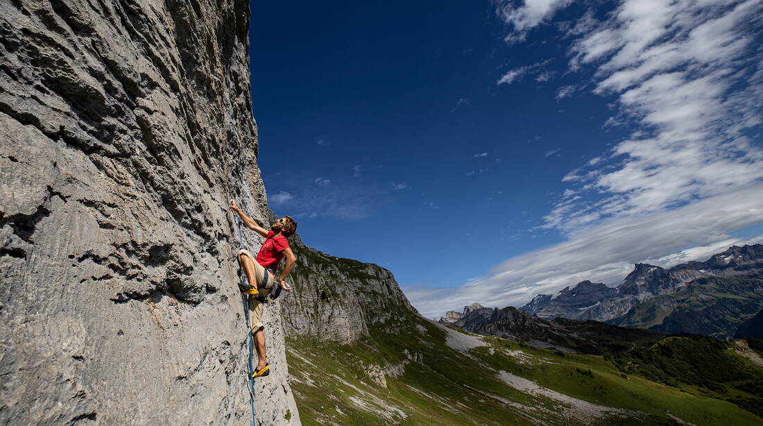 Routeninfos und Topos zum Klettergebiet «Ruegig» findest du im Kletterführer «Schweiz extrem OST» von edition filidor.