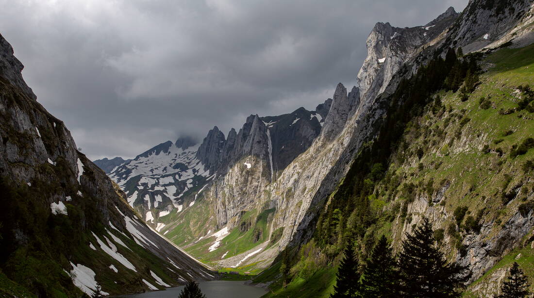 Routeninfos und Topos zum Klettergebiet «Bollenwees» findest du im Kletterführer «Schweiz plaisir OST» von edition filidor.