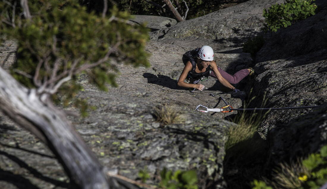 Routeninfos und Topos zum Klettergebiet «Pissevache» findest du im Kletterführer «Schweiz plaisir West Band 2» von edition filidor.