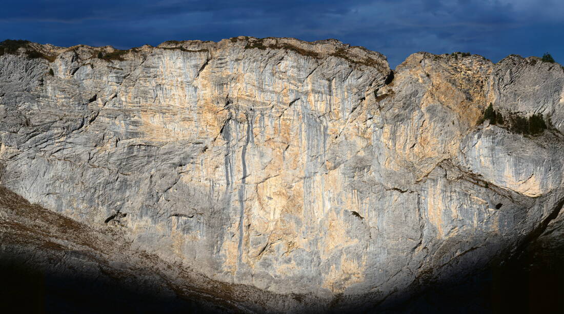 Routeninfos und Topos zum Klettergebiet «Ueschenengrat» findest du im Kletterführer «Schweiz extrem West Band 2» von edition filidor.