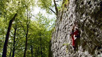 Routeninfos und Topos zum Klettergebiet «Soubey – Clairbief» findest du im Kletterführer «Schweiz plaisir JURA» von edition filidor.