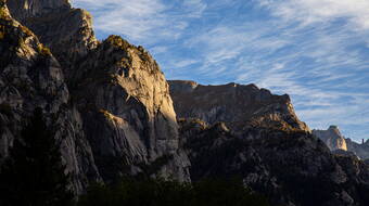 Routeninfos und Topos zum Klettergebiet «Val di Mello» findest du im Kletterführer «extrem SUD» von edition filidor.