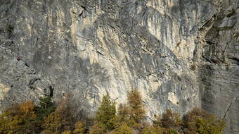 Routeninfos und Topos zum Klettergebiet «Némiaz» findest du im Kletterführer «Schweiz extrem West Band 1» von edition filidor.