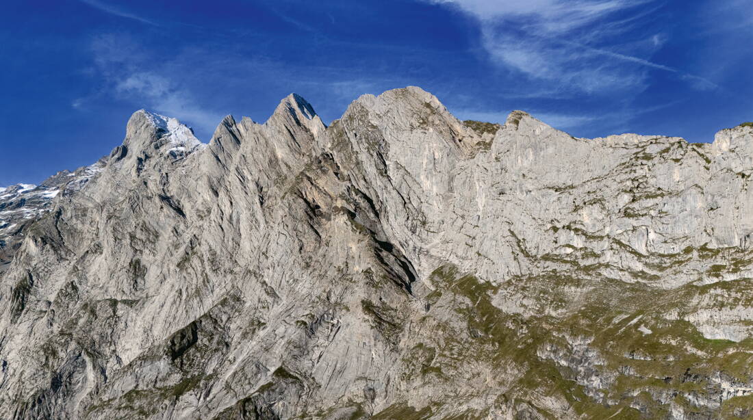 Routeninfos und Topos zum Klettergebiet «Signal» findest du im Kletterführer «Schweiz extrem West Band 2» von edition filidor.