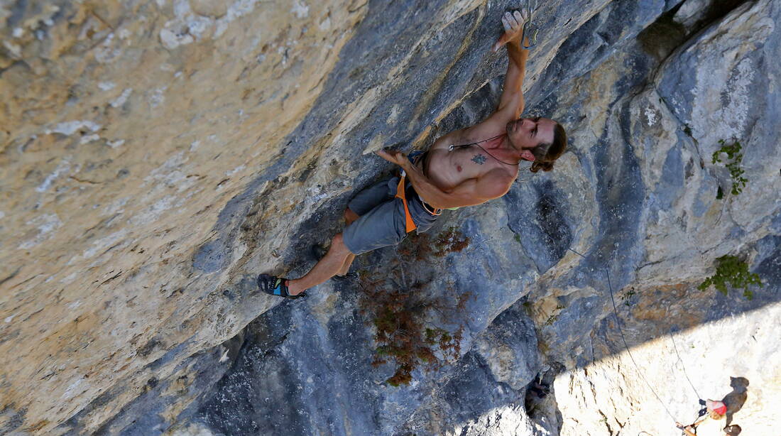 Routeninfos und Topos zum Klettergebiet «Dévers Moutier» findest du im Kletterführer «Schweiz extrem JURA» von edition filidor.