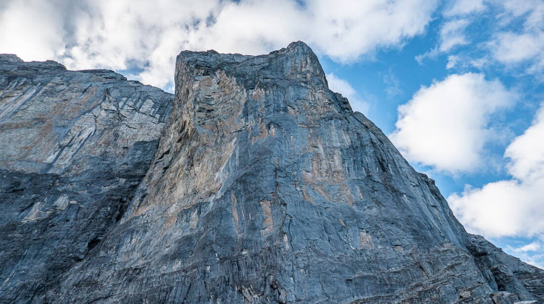 Routeninfos und Topos zum Klettergebiet «Wellhorn» findest du im Kletterführer «Schweiz extrem West Band 2» von edition filidor.