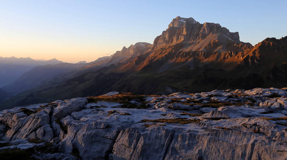 Routeninfos und Topos zum Klettergebiet «Läged Windgällen» findest du im Kletterführer «Schweiz plaisir OST» von edition filidor.