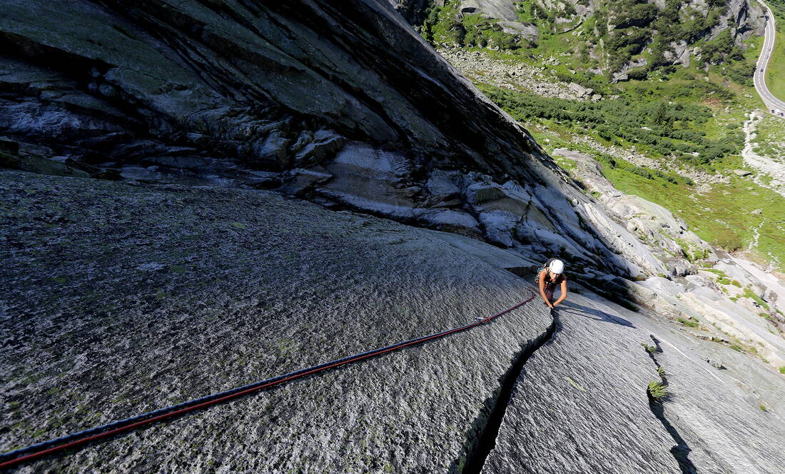 Routeninfos und Topos zum Klettergebiet «Gelmerfluh» findest du im Kletterführer «Schweiz Plaisir West 2019» von edition filidor.