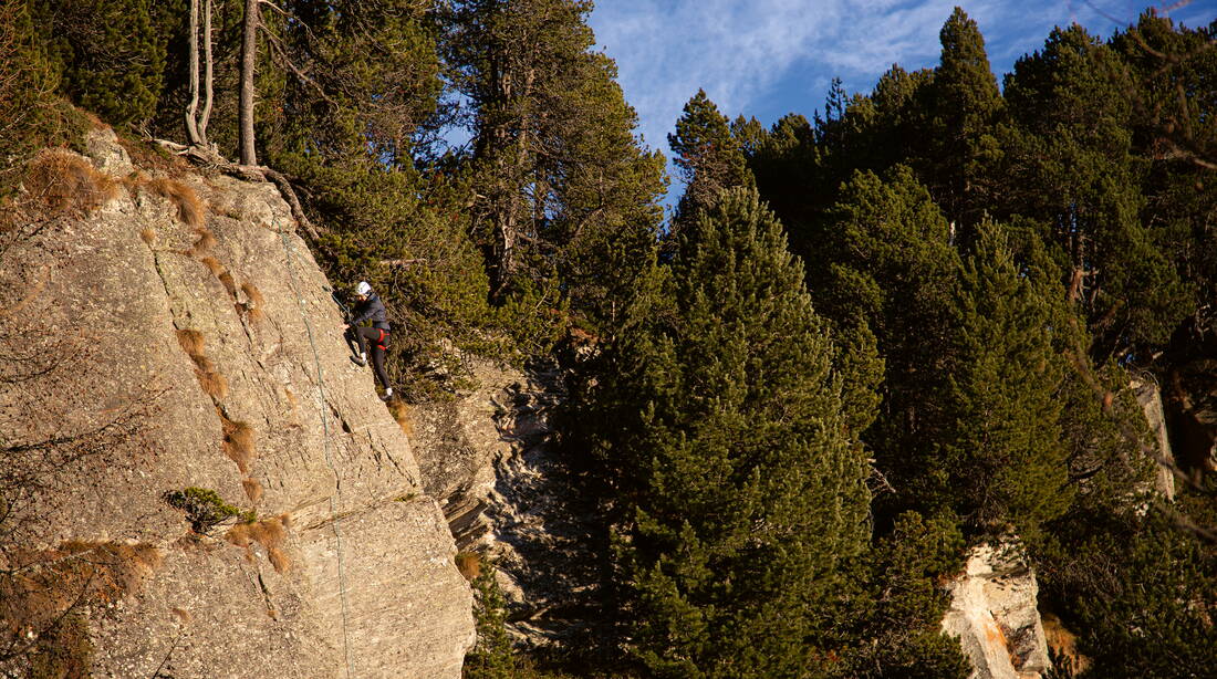 Routeninfos und Topos zum Klettergebiet «Klettergärten Maloja» findest du im Kletterführer «Schweiz plaisir OST» von edition filidor.