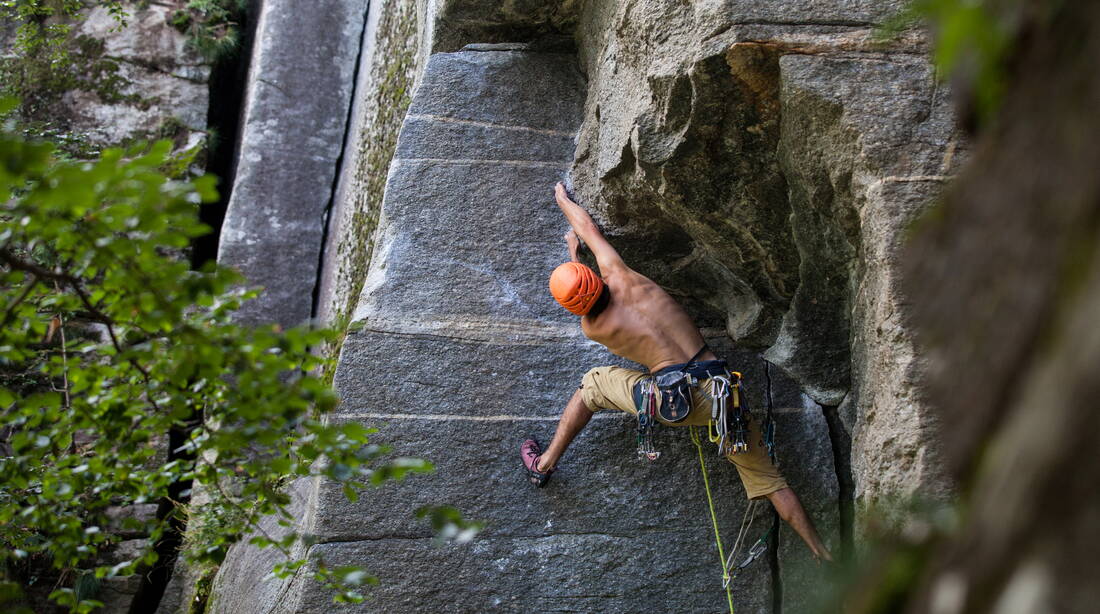 Routeninfos und Topos zum Klettergebiet «Cadarese» findest du im Kletterführer «extrem SUD» von edition filidor.