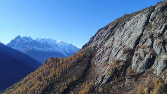 Routeninfos und Topos zum Klettergebiet «Les Chéserys» findest du im Kletterführer «Schweiz Plaisir West Band 2» von edition filidor.