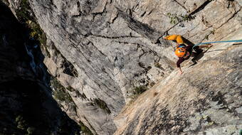 Routeninfos und Topos zum Klettergebiet «La Bérarde» findest du im Kletterführer «Schweiz Plaisir SUD 2020» von edition filidor.