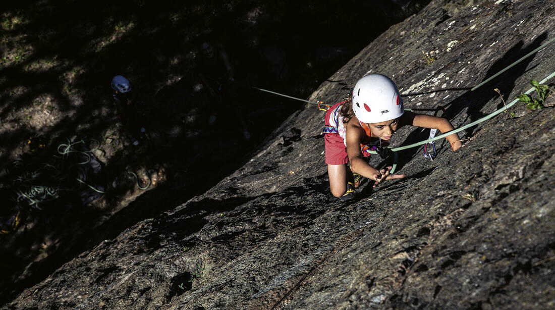 Routeninfos und Topos zum Klettergebiet «Pontey» findest du im Kletterführer «Schweiz Plaisir SUD 2020» von edition filidor.