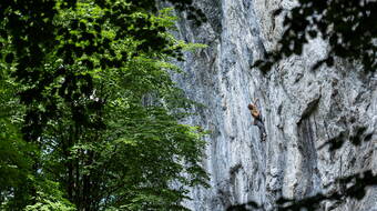 Routeninfos und Topos zum Klettergebiet «Sex du Corbeau» findest du im Kletterführer «Schweiz extrem West Band 1» von edition filidor.