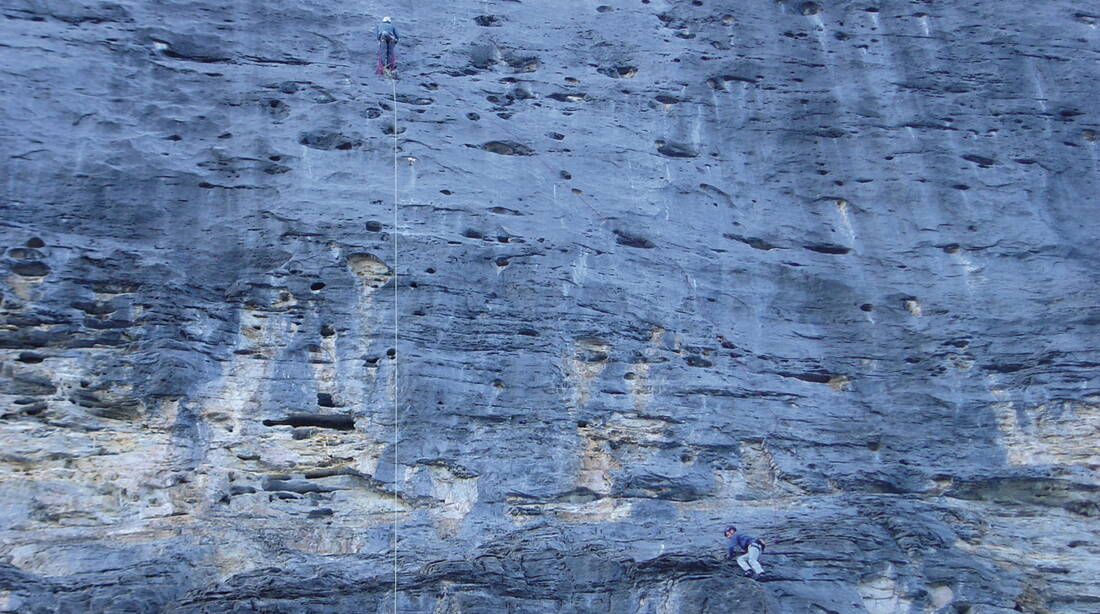 Routeninfos und Topos zum Klettergebiet «Scheideggwetterhorn» findest du im Kletterführer «Schweiz extrem West Band 2» von edition filidor.