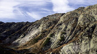 Routeninfos und Topos zum Klettergebiet «Sommerloch» findest du im Kletterführer «Schweiz Plaisir West Band 1» von edition filidor.