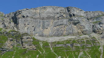 Routeninfos und Topos zum Klettergebiet «Hinter Glatten» findest du im Kletterführer «Schweiz extrem OST» von edition filidor.