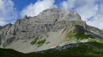 Routeninfos und Topos zum Klettergebiet «Ruchstock» findest du im Kletterführer «Schweiz extrem OST» von edition filidor.