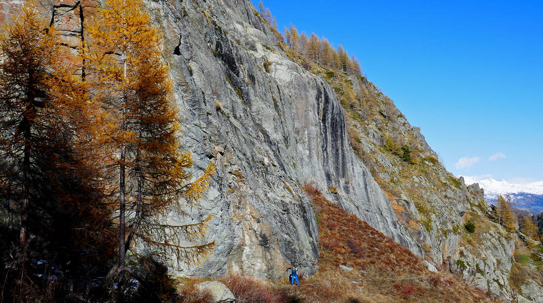 Routeninfos und Topos zum Klettergebiet «Miollet» findest du im Kletterführer «Schweiz Plaisir SUD 2020» von edition filidor.