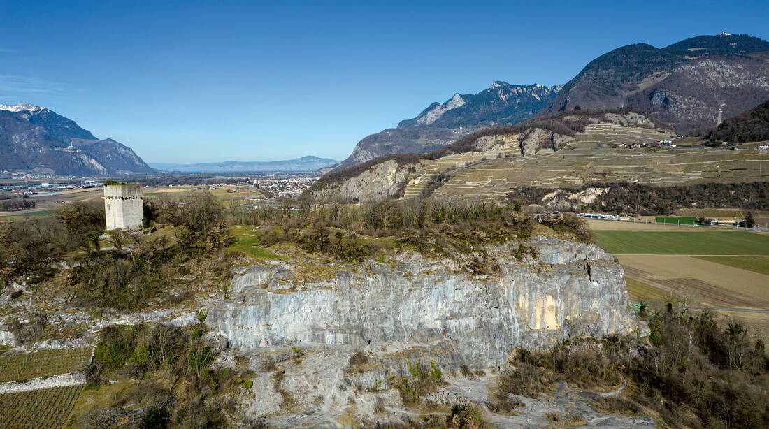 Routeninfos und Topos zum Klettergebiet «St-Triphon» findest du im Kletterführer «Schweiz extrem West Band 1» von edition filidor.