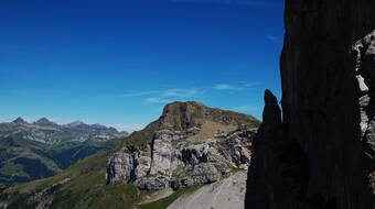 Routeninfos und Topos zum Klettergebiet «Hoch Fulen» findest du im Kletterführer «Schweiz extrem OST» von edition filidor.