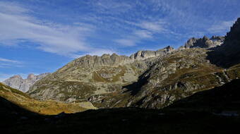 Routeninfos und Topos zum Klettergebiet «Steingletscher» findest du im Kletterführer «Schweiz Plaisir West Band 1» von edition filidor.
