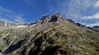 Routeninfos und Topos zum Klettergebiet «Sustli» findest du im Kletterführer «Schweiz Plaisir West Band 1» von edition filidor.