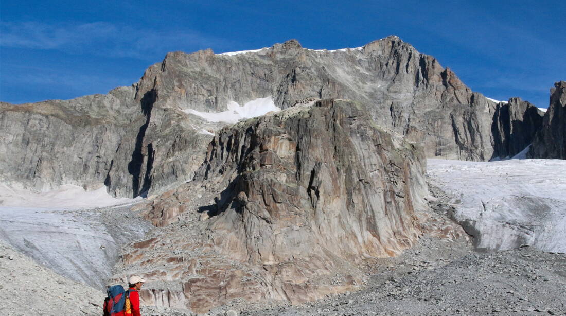 Routeninfos und Topos zum Klettergebiet «Galenstock» findest du im Kletterführer «Schweiz extrem West Band 2» von edition filidor.