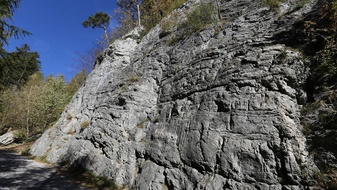 Routeninfos und Topos zum Klettergebiet «Beretli» findest du im Kletterführer «Schweiz Plaisir West Band 1» von edition filidor.