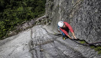 Routeninfos und Topos zum Klettergebiet «Handegg» findest du im Kletterführer «Schweiz Plaisir West Band 1» von edition filidor.