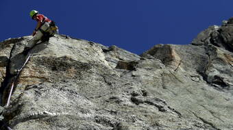 Routeninfos und Topos zum Klettergebiet «Lochberg» findest du im Kletterführer «Schweiz Plaisir West Band 1» von edition filidor.