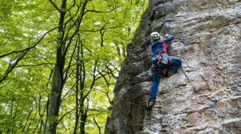 Brochne Burg Routeninfos und Topos zum Klettergebiet «Brochne Burg» findest du im Kletterführer «Schweiz plaisir OST» von edition filidor.